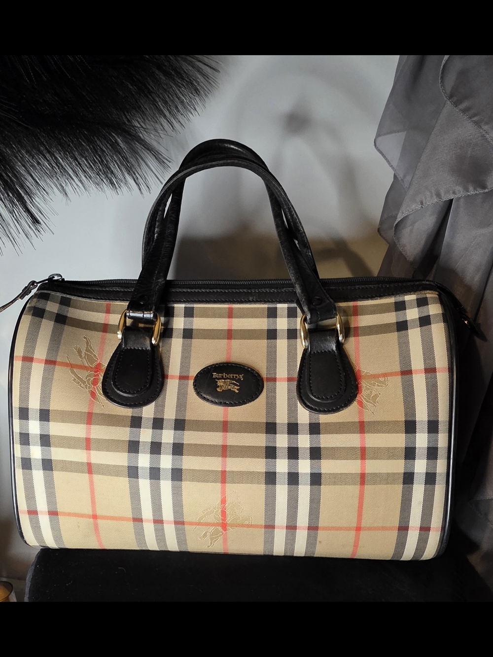 Burberrys Beige Nova Check Top-Handle Bag with Black Trim Authentic🔥🔥